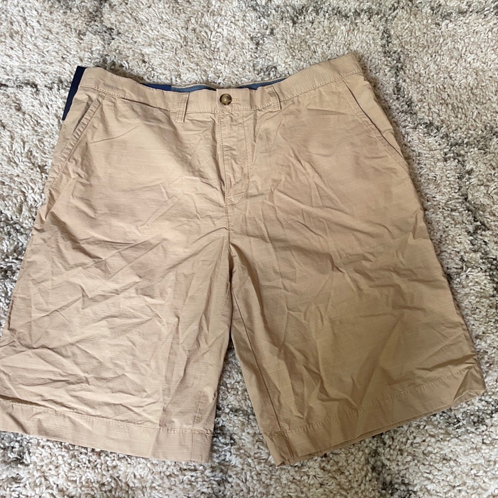 COPY - Tommy Hilfiger NWT khaki shorts 34w
